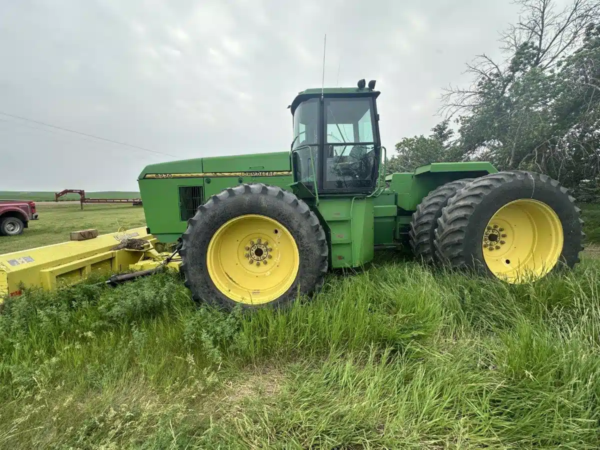 Gallery image 1 for Used 1993 John Deere 8770 Tractor