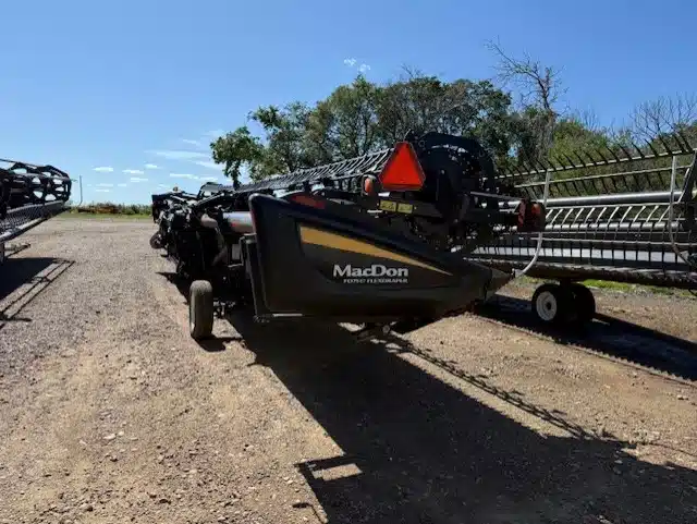 Gallery image 1 for Used 2013 MacDon FD75 Header Combine