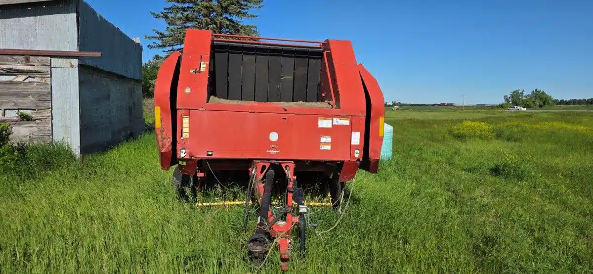 Gallery image 1 for Used 2005 New Holland BR780 Round Baler