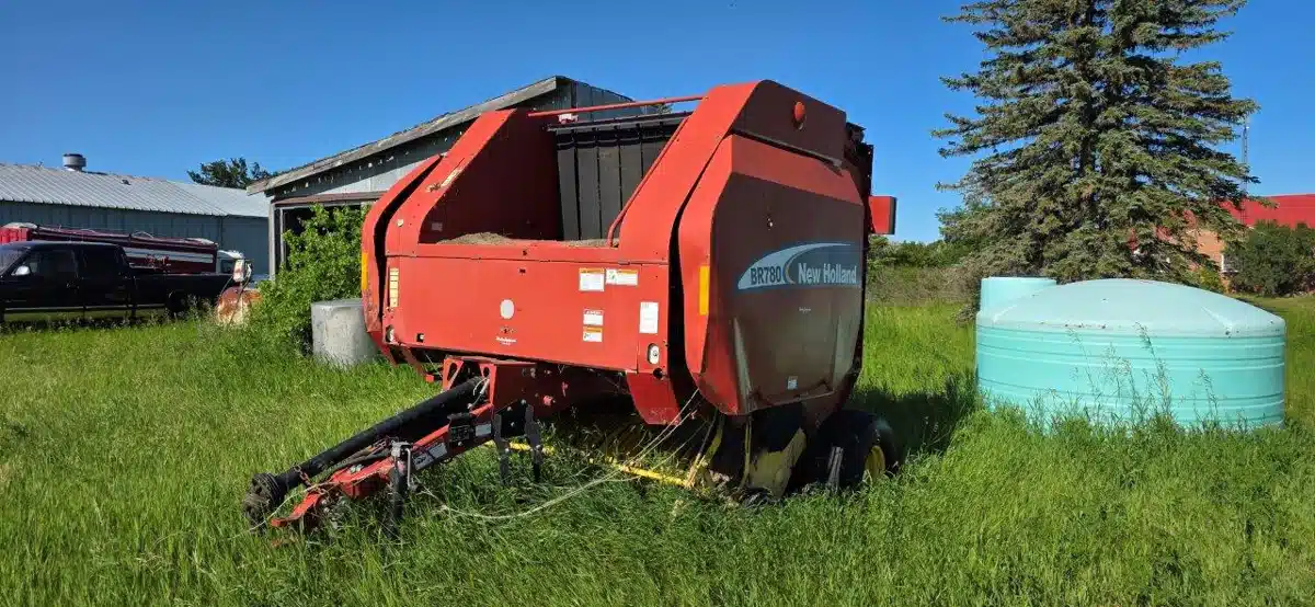 Gallery image 2 for Used 2005 New Holland BR780 Round Baler