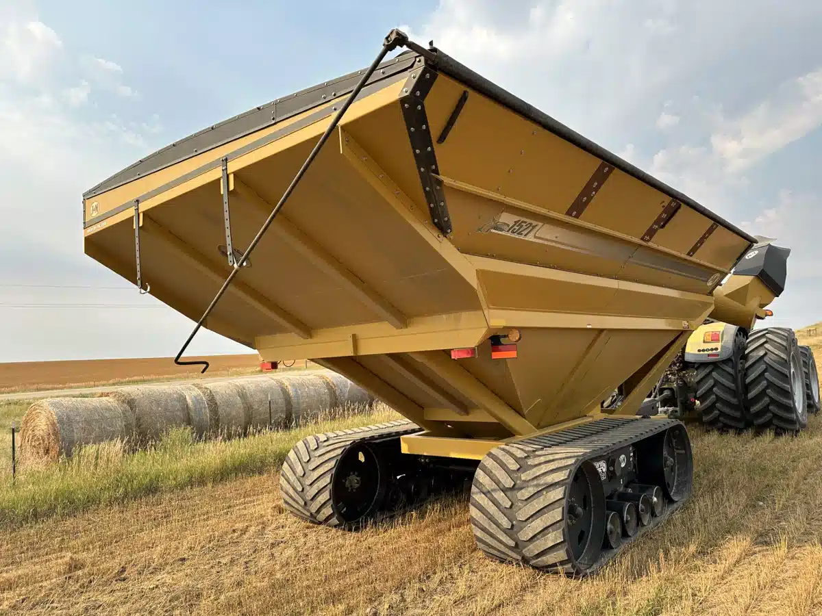 Gallery image 1 for Used 2014 J&M 1521 Grain Cart