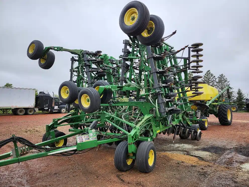 Gallery image 1 for Used 2008 John Deere 1835 Air Drill