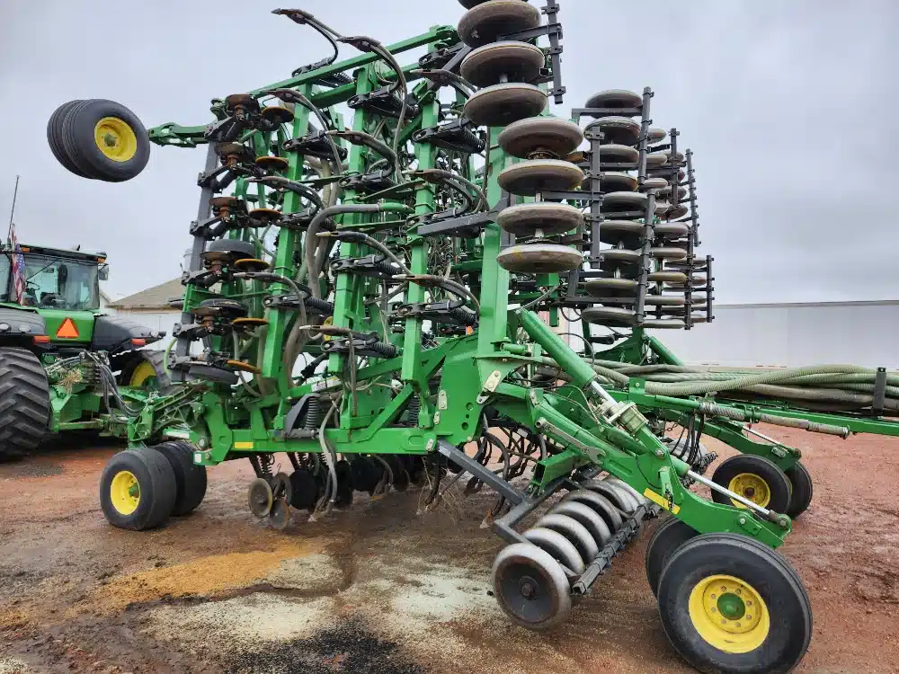 Gallery image 2 for Used 2008 John Deere 1835 Air Drill