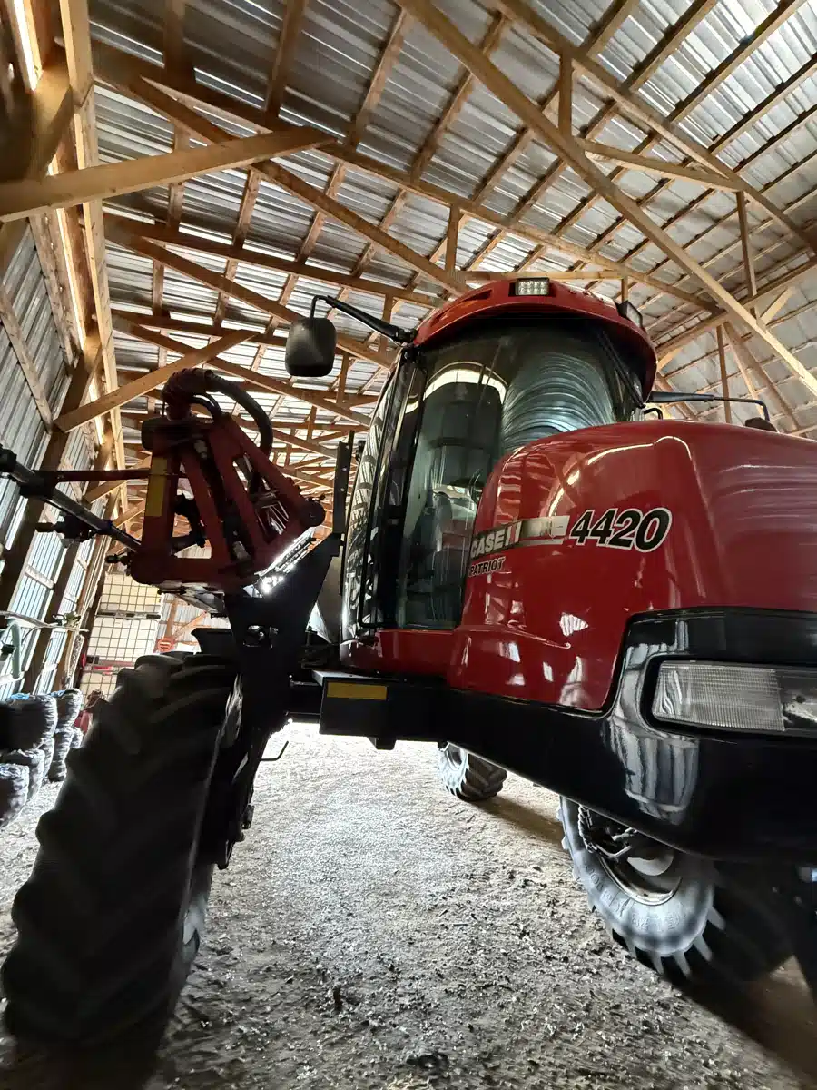 Gallery image 2 for Used 2010 Case IH PATRIOT 4420 Sprayer - Self Propelled