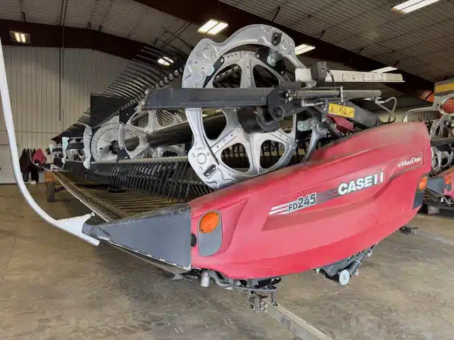 Gallery image 2 for 2023 MacDon FD245 Header Combine