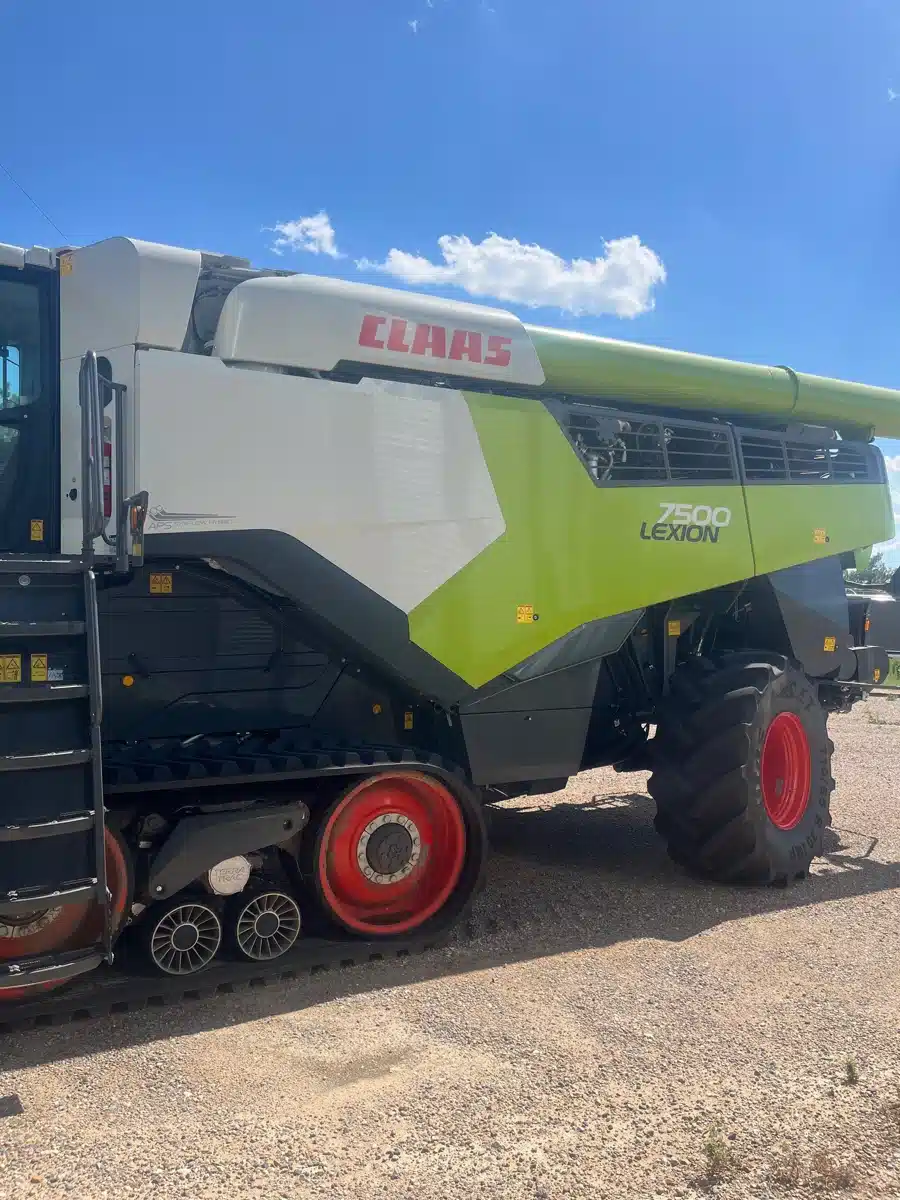 Gallery image 2 for Used 2023 CLAAS LEXION 7500 Combine
