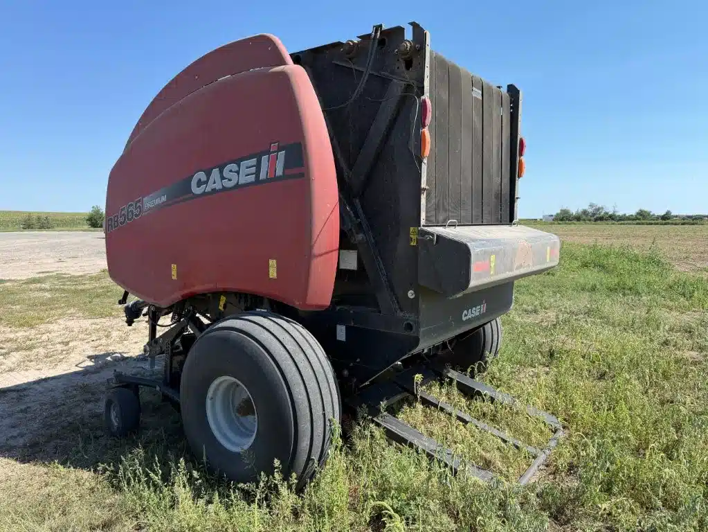Gallery image 2 for Used 2018 Case IH RB565 Round Baler