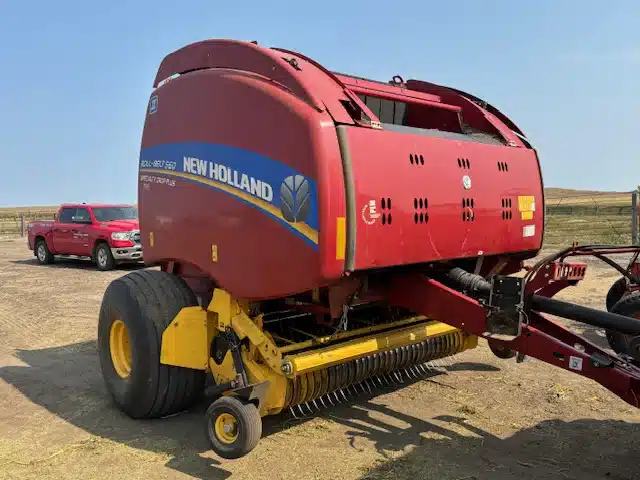 Gallery image 2 for Used 2021 New Holland ROLL-BELT 560 Round Baler