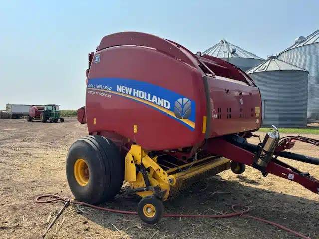 Gallery image 1 for Used 2021 New Holland ROLL-BELT 560 Round Baler