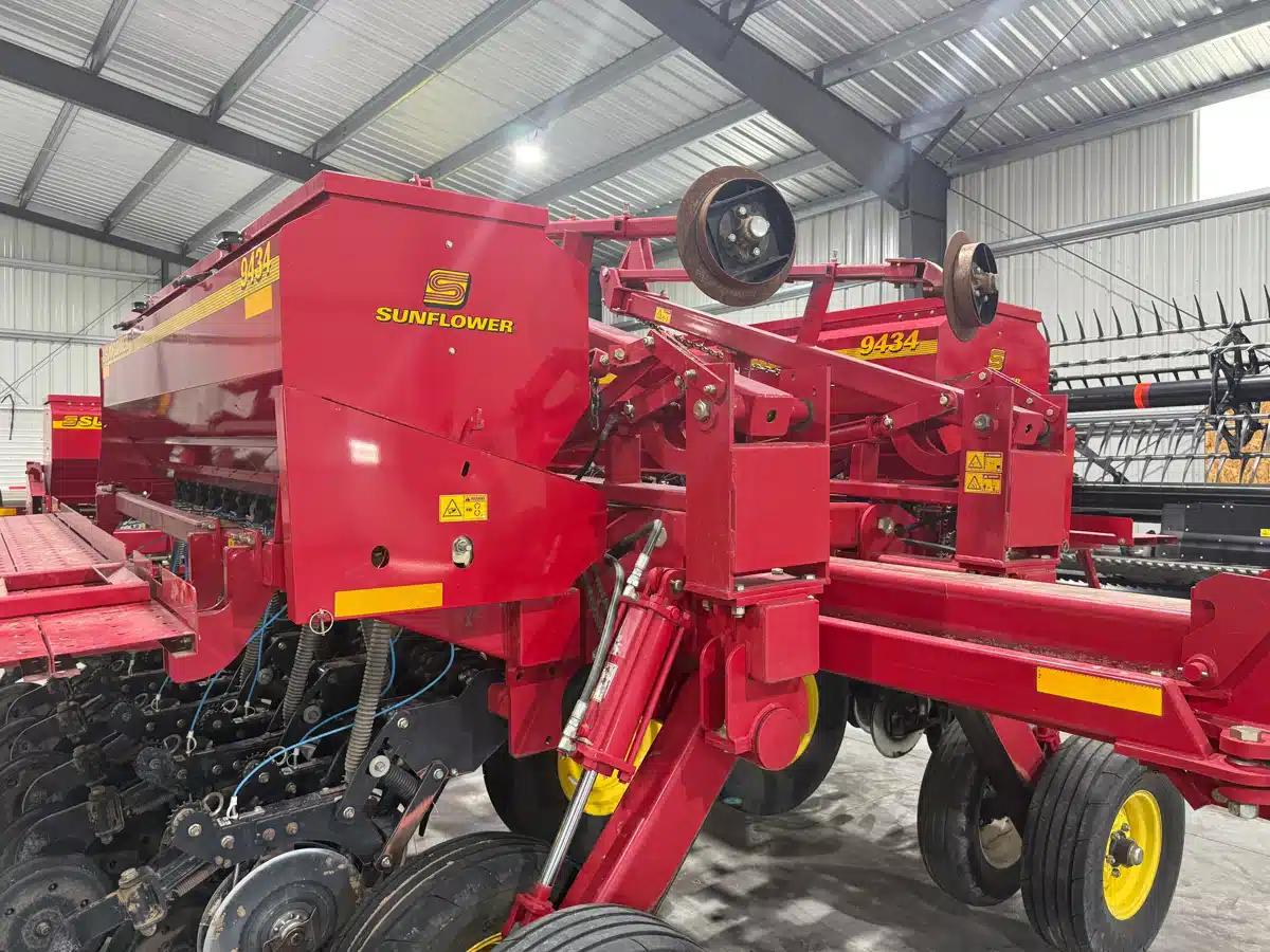 Gallery image 2 for Used 2009 Sunflower 9434 Drill/Box