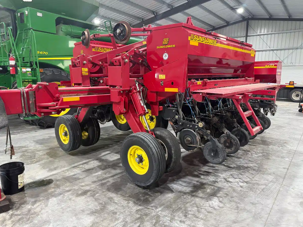 Gallery image 1 for Used 2009 Sunflower 9434 Drill/Box