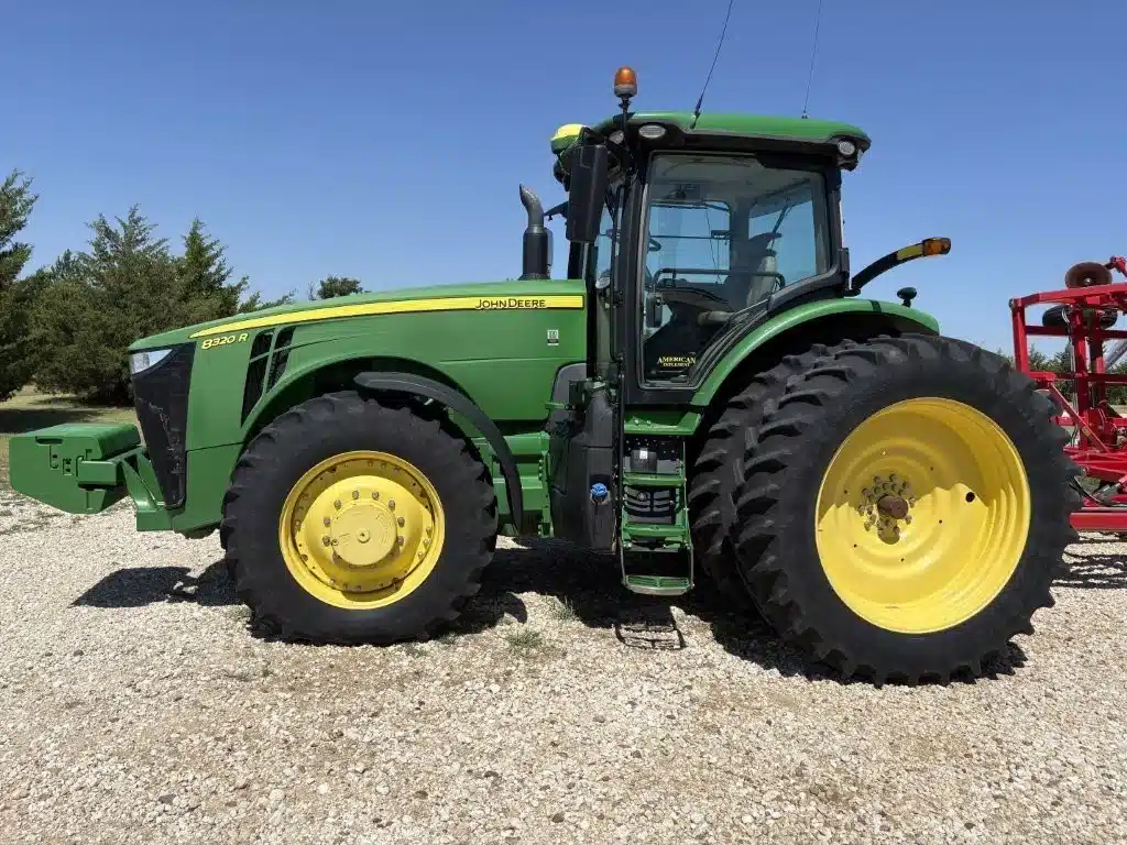 Gallery image 2 for Used 2018 John Deere 8320R Tractor