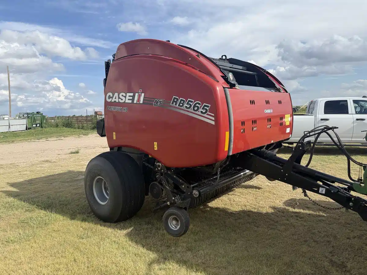 Gallery image 1 for 2021 Case IH RB565 Round Baler