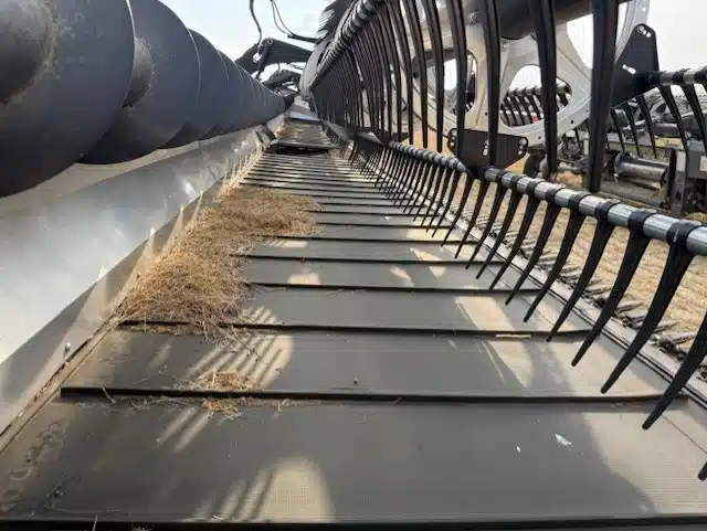 Gallery image 2 for Used 2022 MacDon FD250 Header Combine