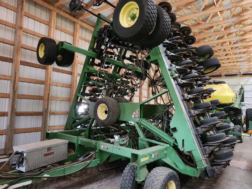 Gallery image 1 for Used 2001 John Deere 1860 Air Drill