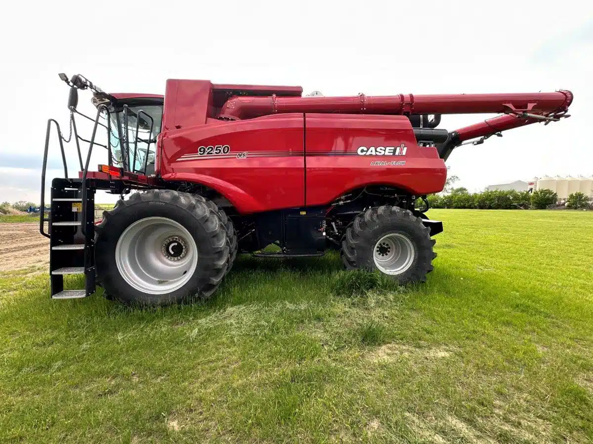 Gallery image 2 for 2024 Case IH 9250 Combine