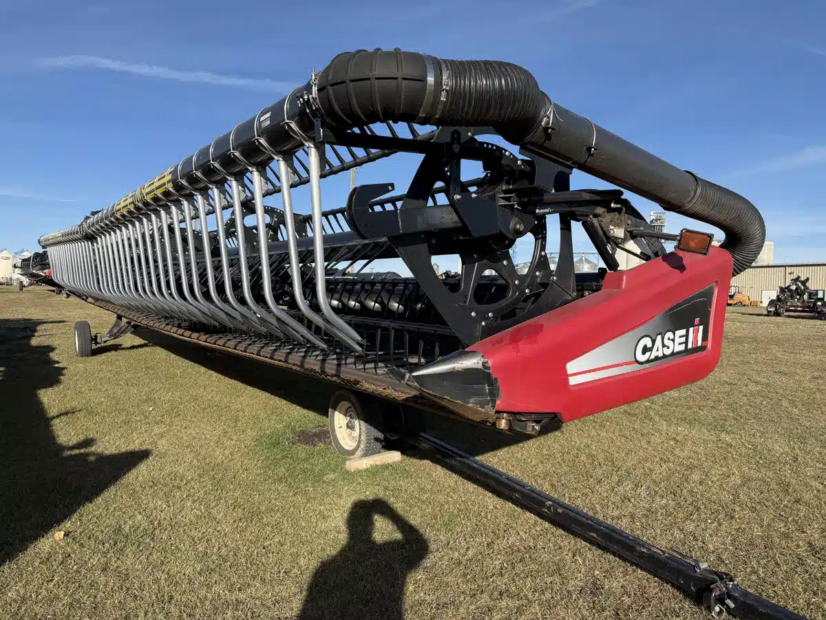 Gallery image 1 for Used 2011 Case IH 2162 Header - Draper