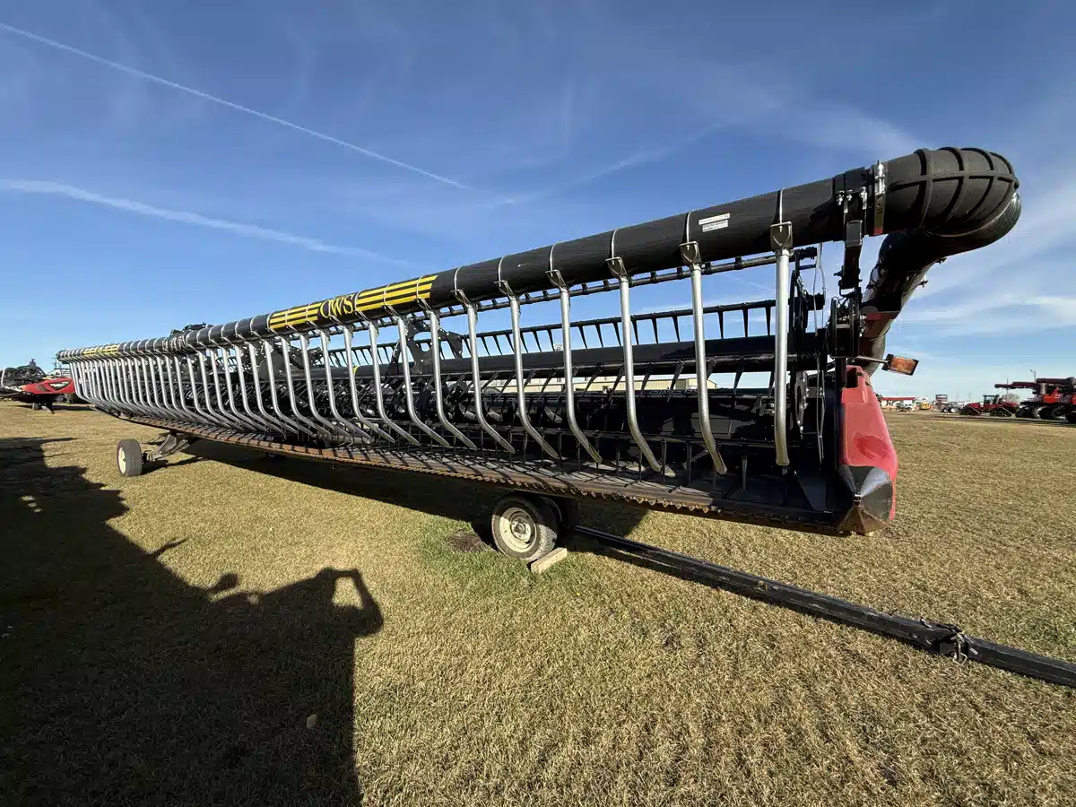 Gallery image 2 for Used 2011 Case IH 2162 Header - Draper