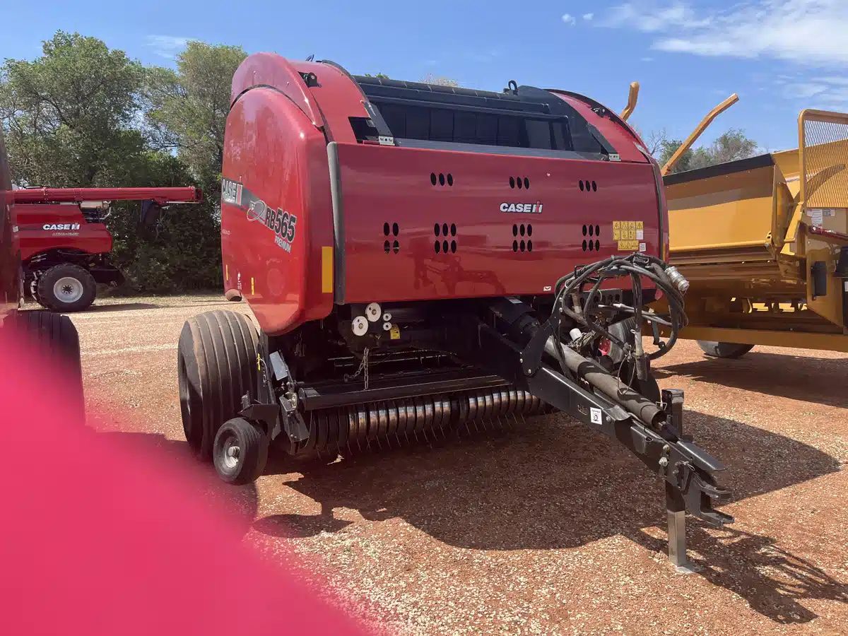 Gallery image 2 for Used 2019 Case IH RB565 Round Baler