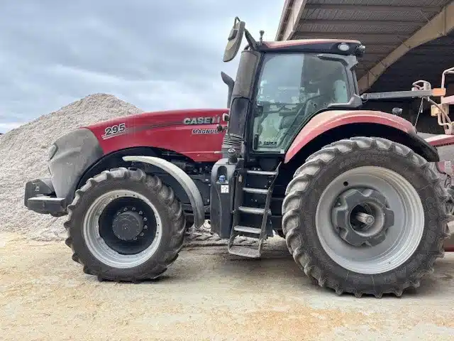 Gallery image 2 for Used 2025 Case IH MAGNUM295 Tractor