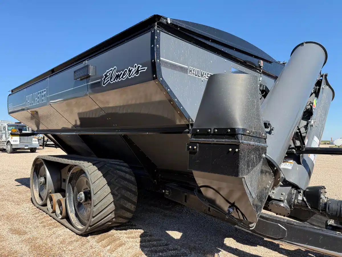 Gallery image 2 for Used 2022 Elmers Mfg HAULMASTER 1300 Grain Cart
