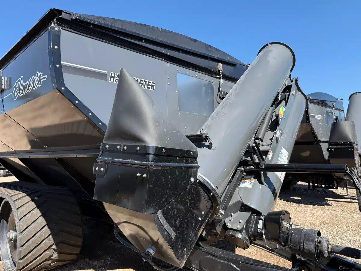 Gallery image 2 for Used 2022 Elmers Mfg HAULMASTER 1300 Grain Cart