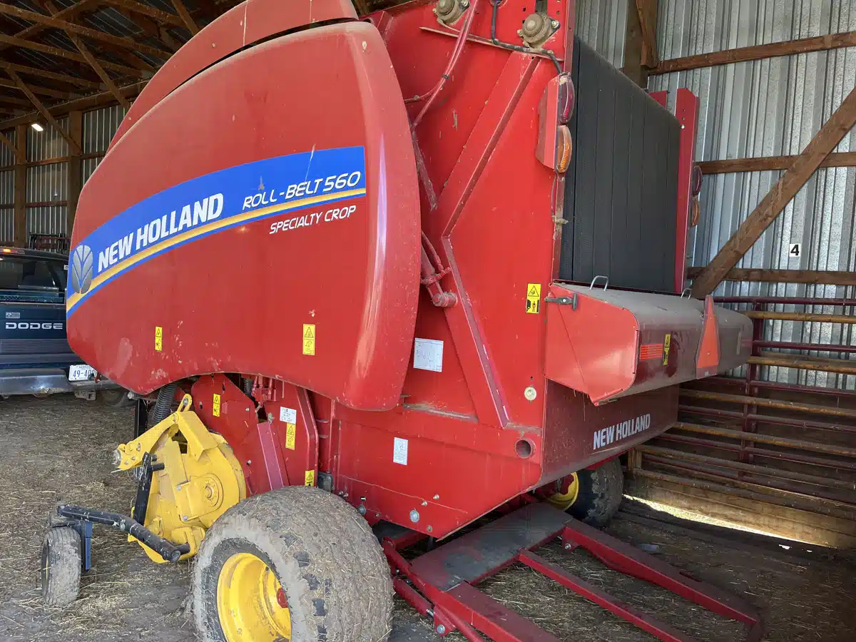 Gallery image 2 for Used 2019 New Holland ROLL-BELT 560 Round Baler