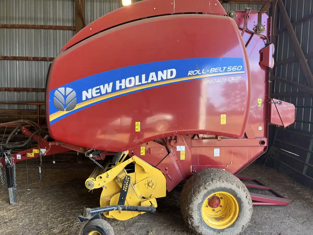 Used 2019 New Holland ROLL-BELT 560 Round Baler