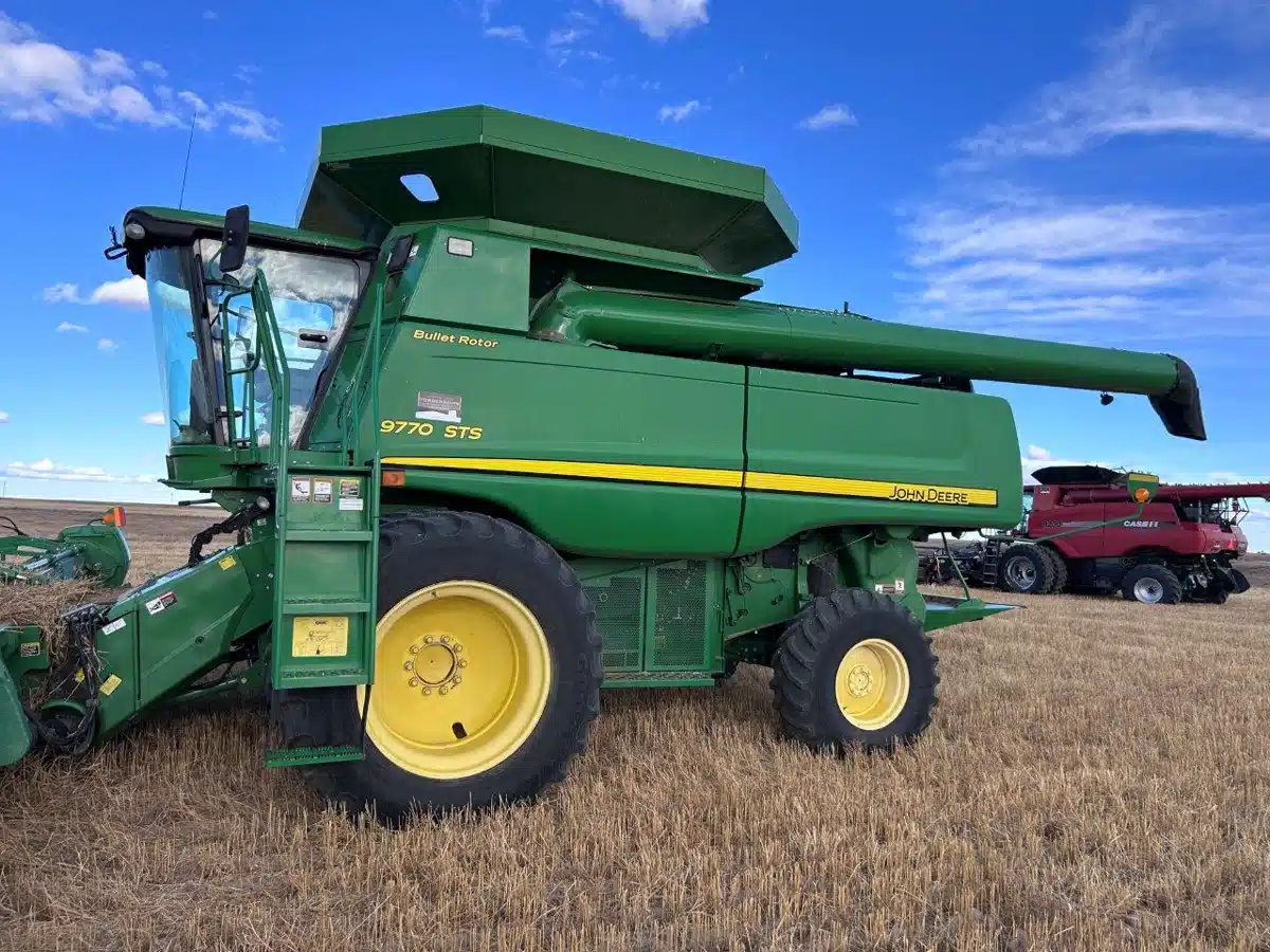 Gallery image 2 for Used 2009 John Deere 9770 STS Combine