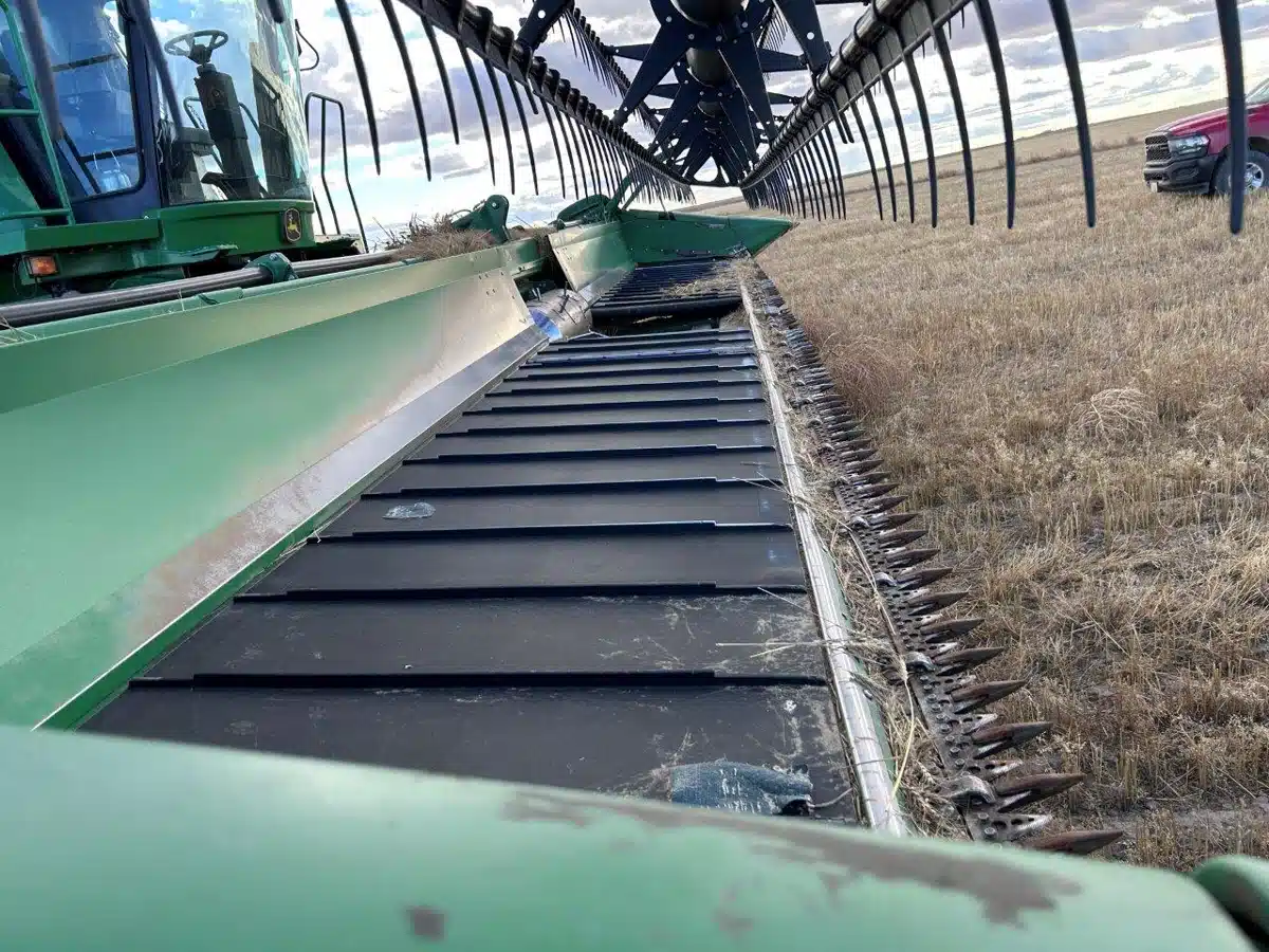 Gallery image 2 for Used 2009 John Deere 635D Header Combine