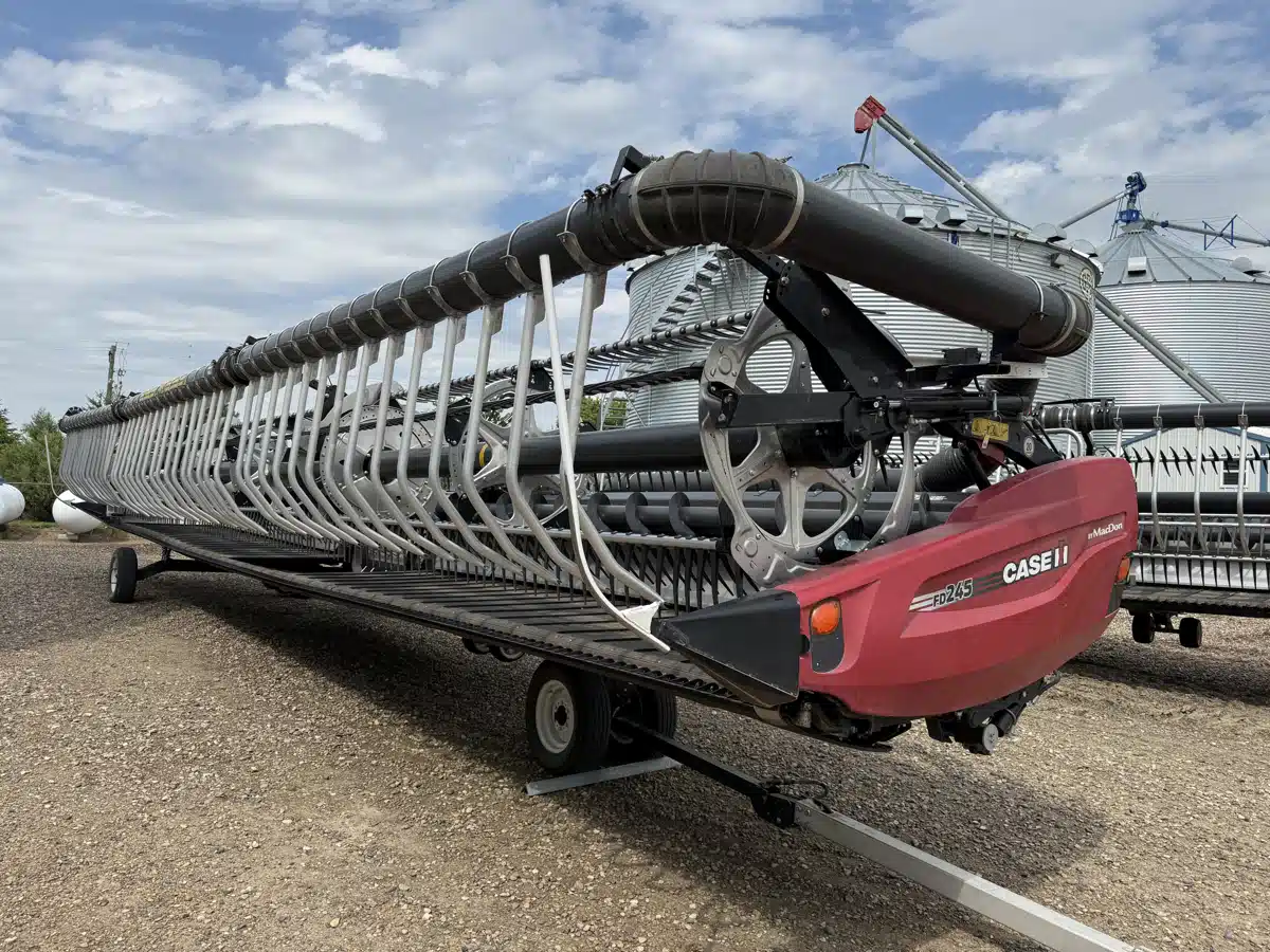 Gallery image 1 for 2024 MacDon FD245 Header Combine