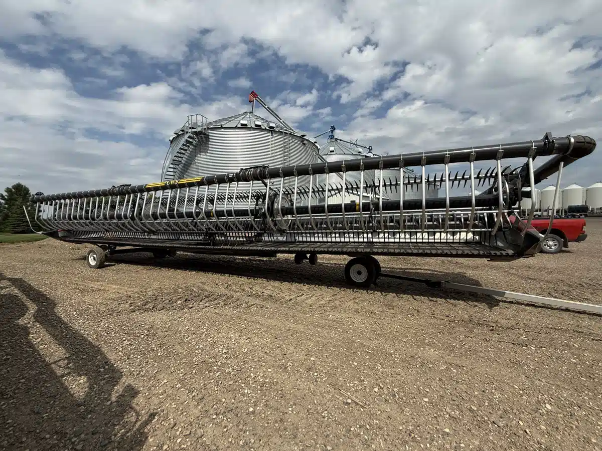Gallery image 2 for 2024 MacDon FD245 Header Combine