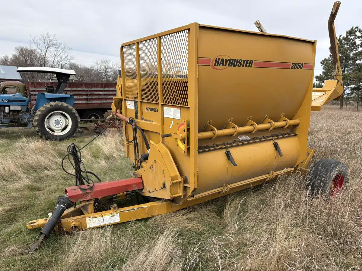 Used 2008 Haybuster 2650 Bale Processor
