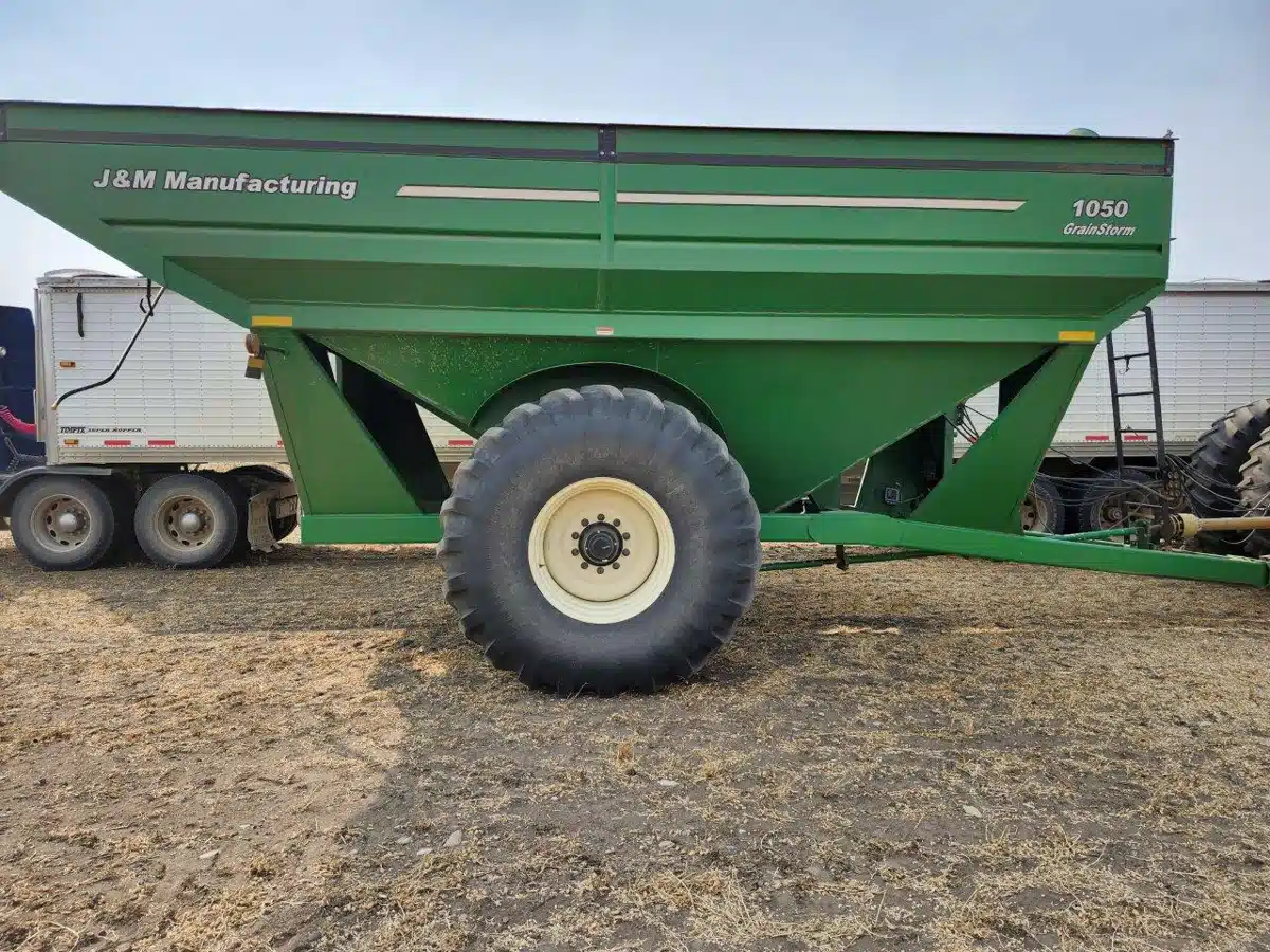 Gallery image 1 for 2012 J&M 1050-20S Grain Cart