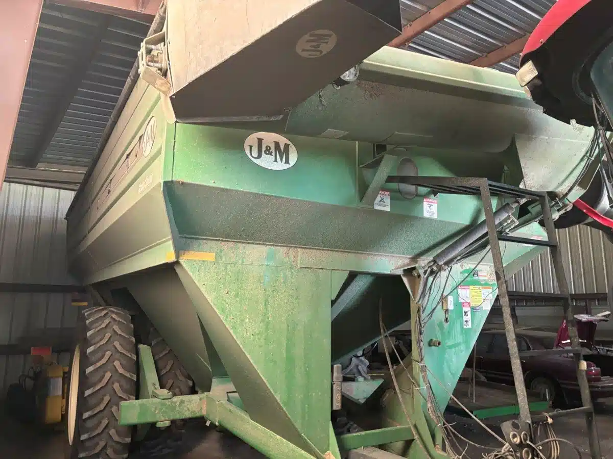 Gallery image 1 for 2013 J&M 1401-22 Grain Cart