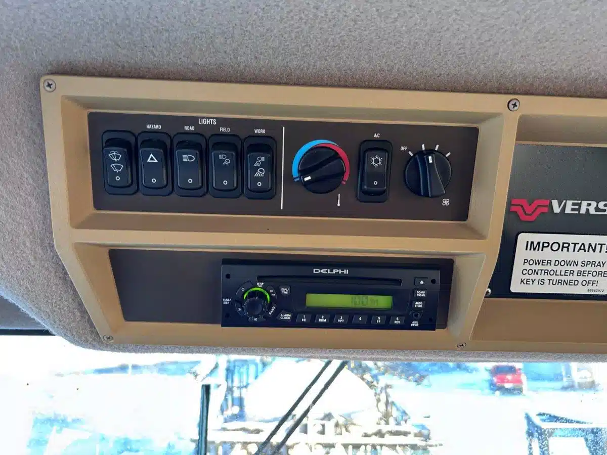 Gallery image 2 for 2014 Versatile SX275 Sprayer - Self Propelled