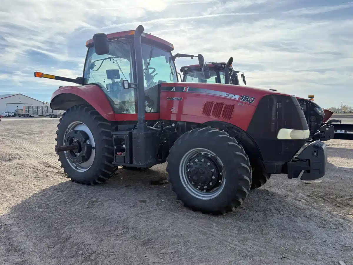 Gallery image 1 for 2014 Case IH MAGNUM 180 Tractor