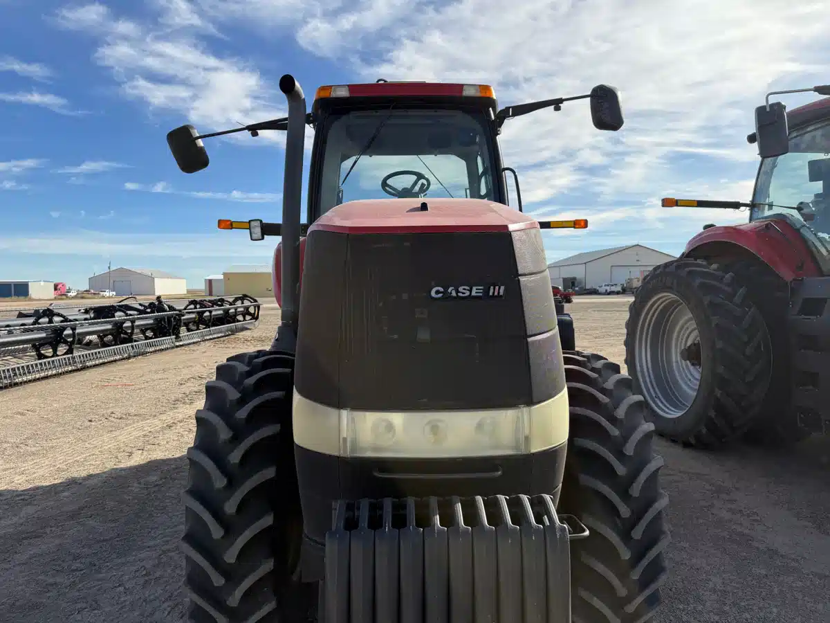 Gallery image 2 for 2014 Case IH MAGNUM 180 Tractor