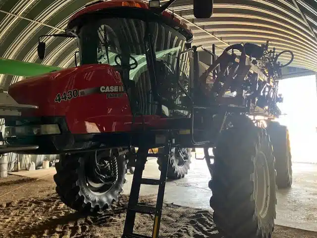 Gallery image 1 for 2012 Case IH PATRIOT 4430 Sprayer - Self Propelled
