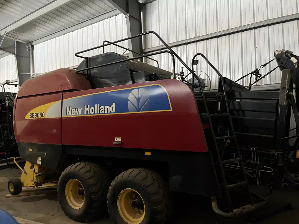 Used 2010 New Holland BB9080 Square Baler - Small