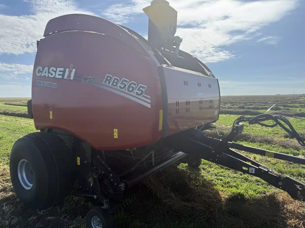 Gallery image 1 for 2023 Case IH RB565 Round Baler