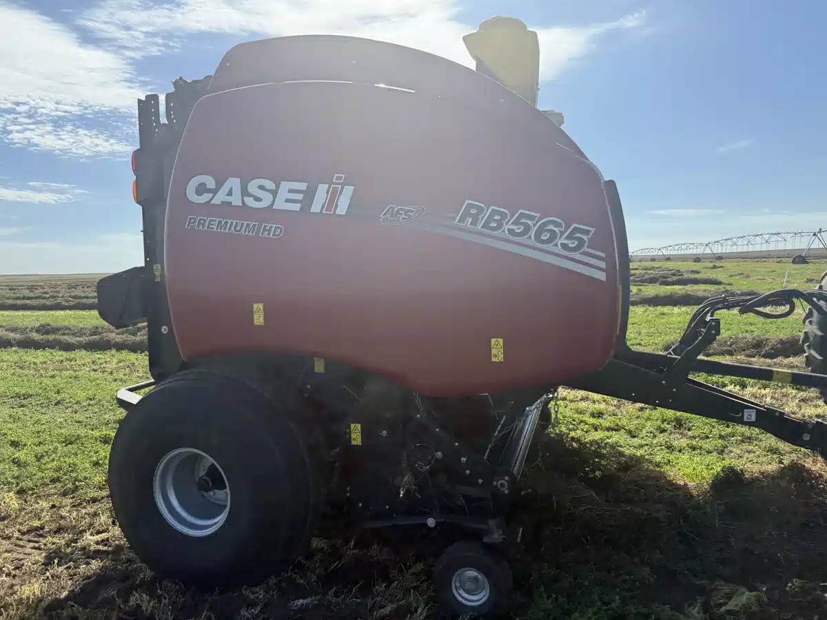 Gallery image 2 for 2023 Case IH RB565 Round Baler