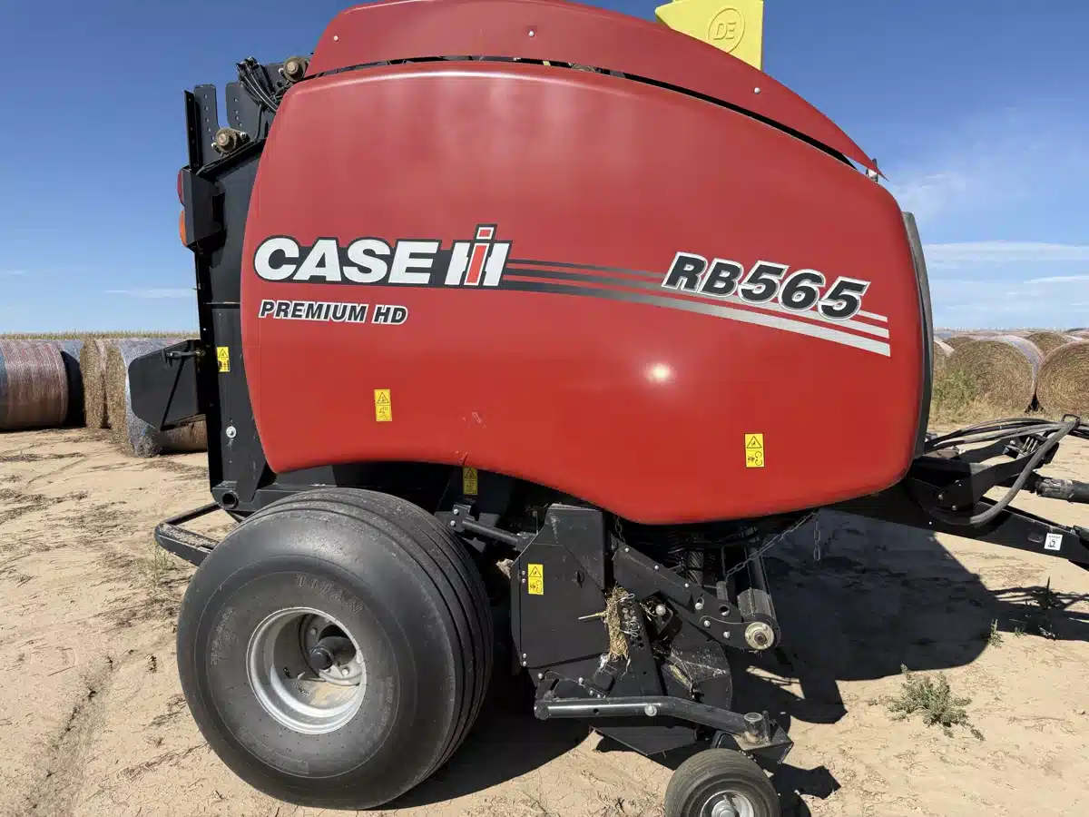 Gallery image 2 for Used 2022 Case IH RB565 Round Baler