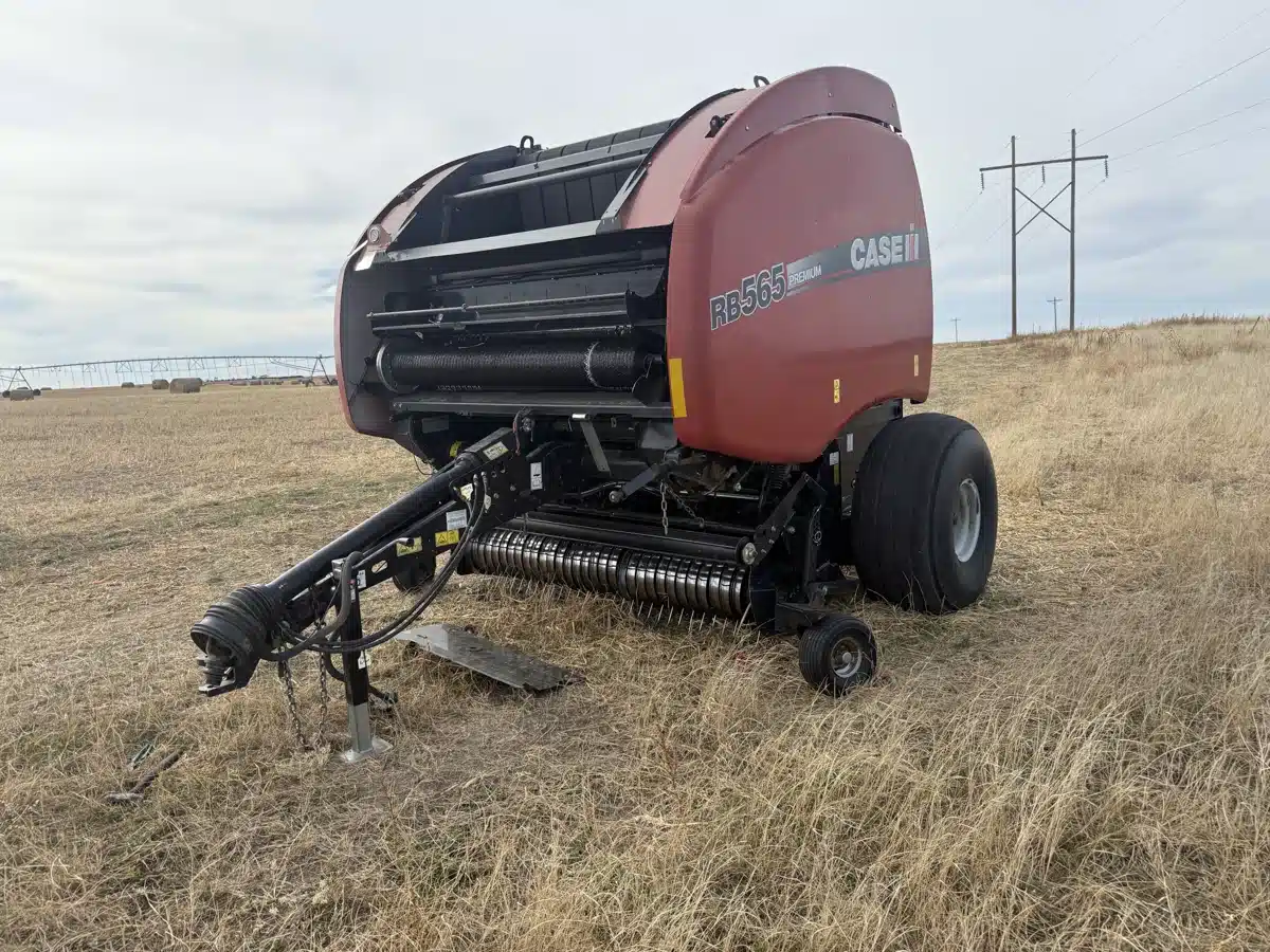 Gallery image 2 for Used 2017 Case IH RB565 Round Baler