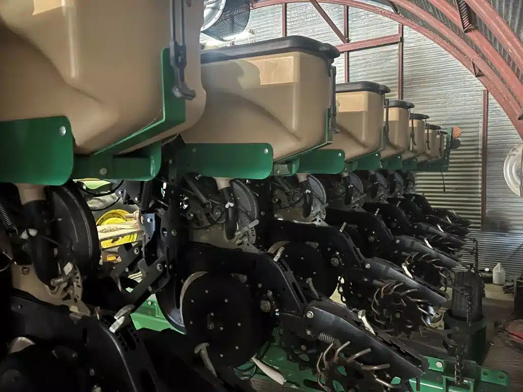 Gallery image 2 for Used 2014 Unspecified YP825R Planter