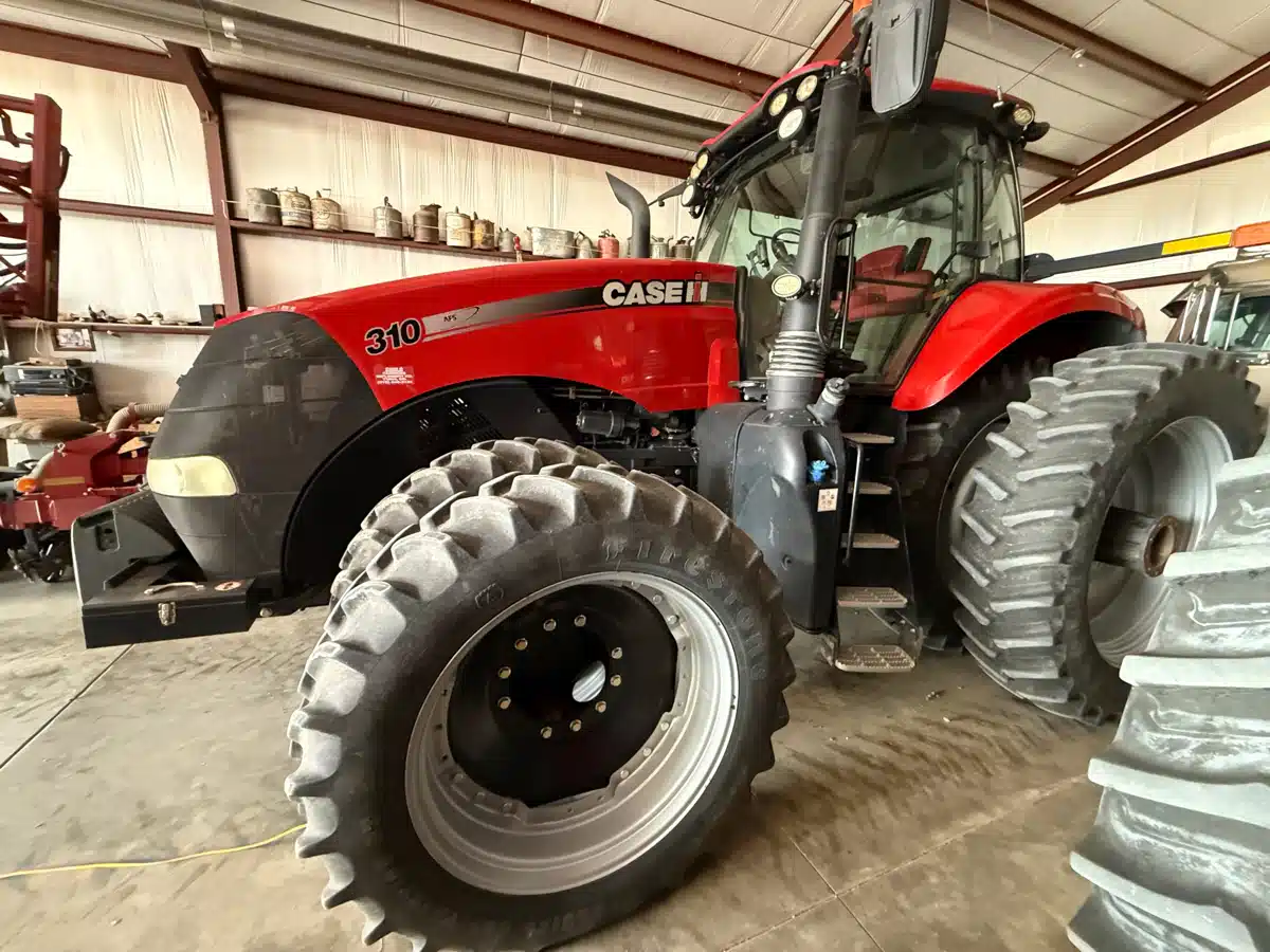 Gallery image 2 for Used 2017 Case IH MAGNUM 310 Tractor