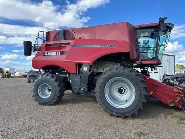 Gallery image 1 for Used 2017 Case IH 9240 Combine