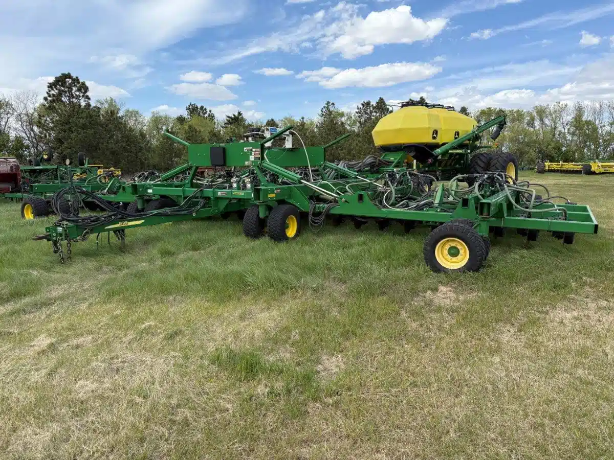 Gallery image 1 for 2013 John Deere 1895 Air Drill