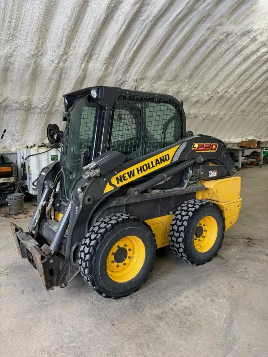 2011 New Holland L220 Skid Steer