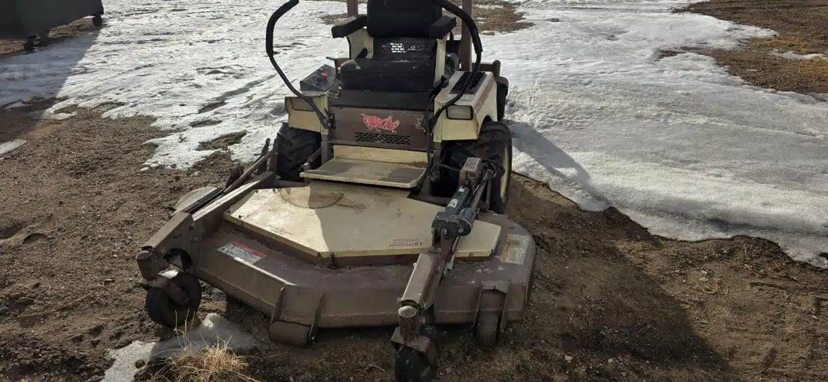 2010 Grasshopper 727T Mower - Front Deck